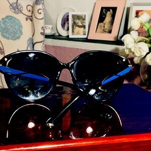 STUNNING DIOR  BLUE & BLACK SUNGLASSES